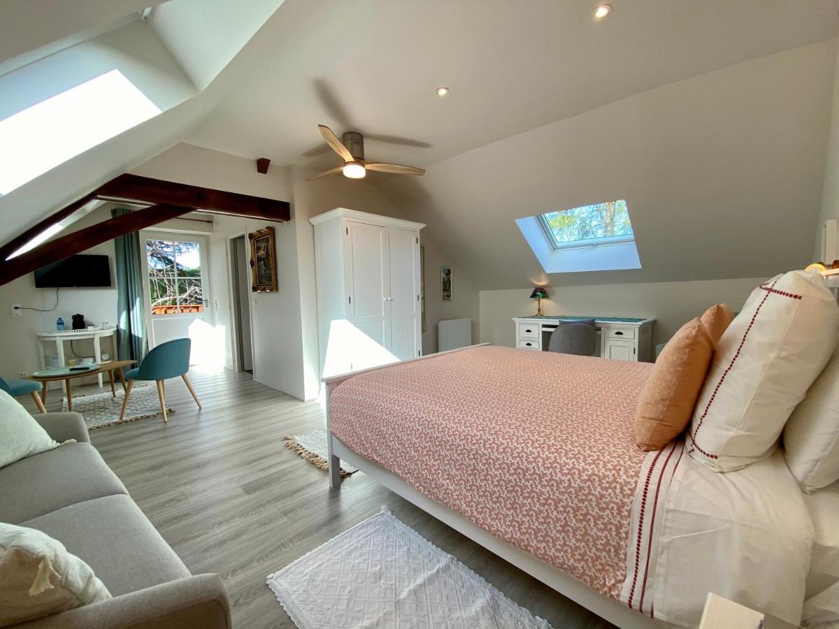 Sans Souci Bed And Breakfast Luxe Heated Pool And Restaurant Luzillé 외부 사진