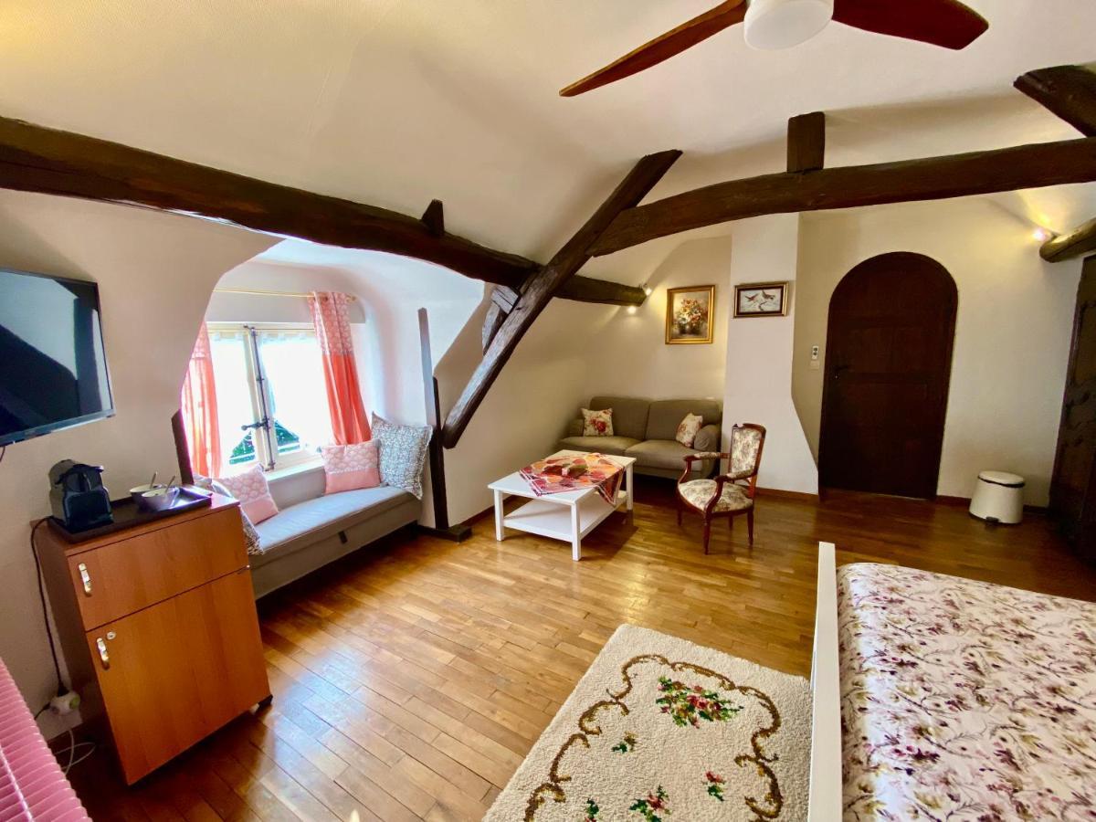 Sans Souci Bed And Breakfast Luxe Heated Pool And Restaurant Luzillé 외부 사진