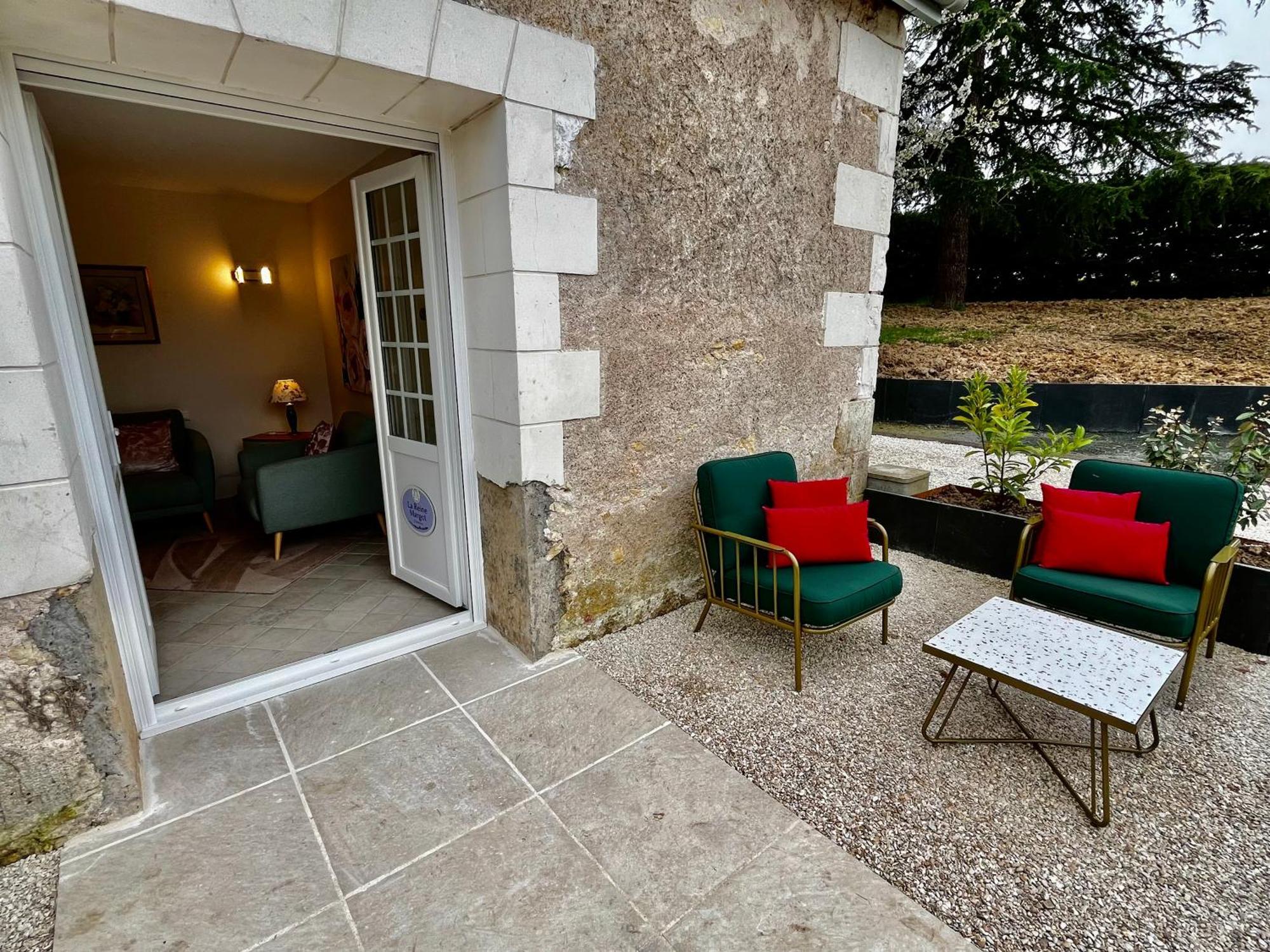 Sans Souci Bed And Breakfast Luxe Heated Pool And Restaurant Luzillé 외부 사진